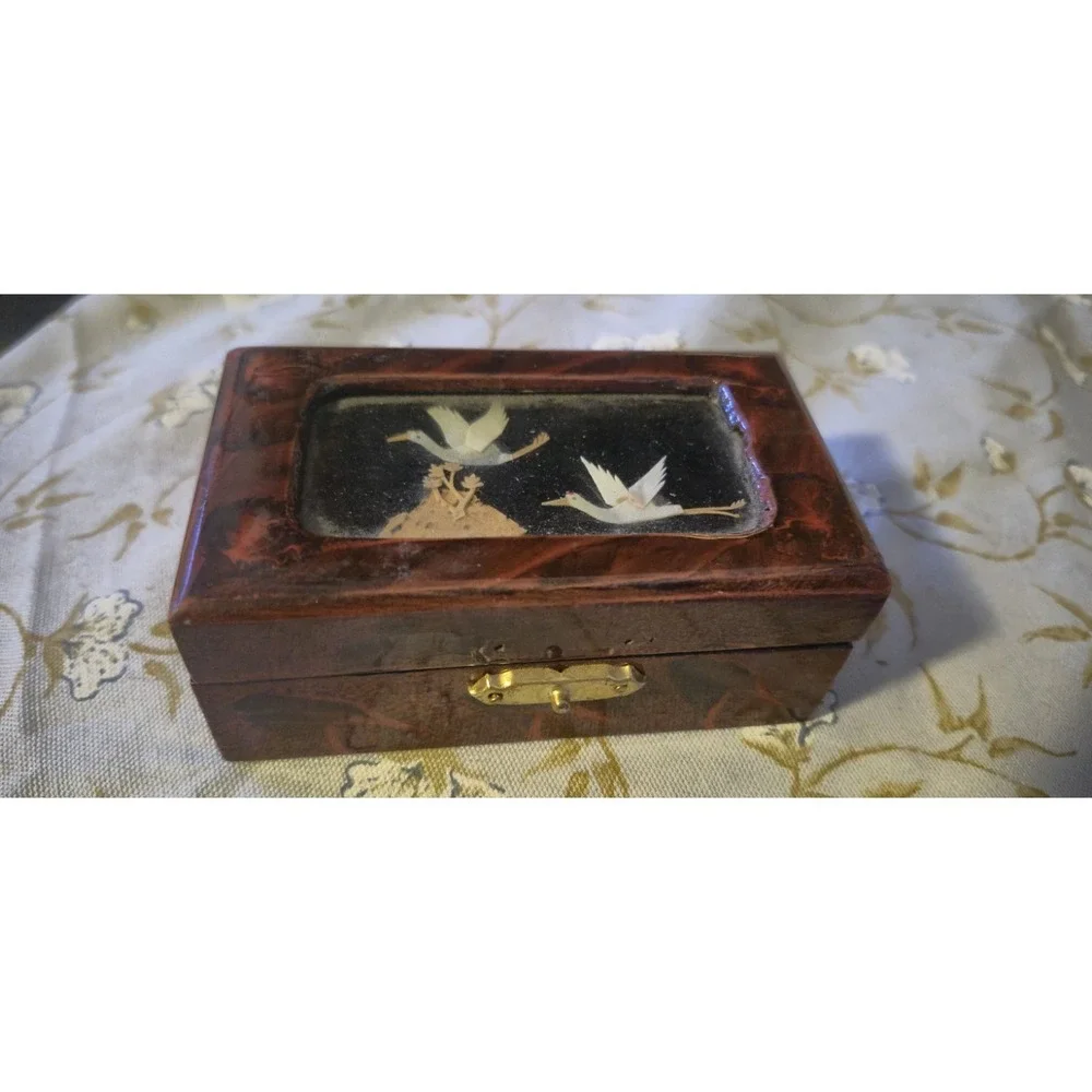 Vintage‎ Asian Inlaid Jewelry Trinket Box Birds Cranes Red Lined
